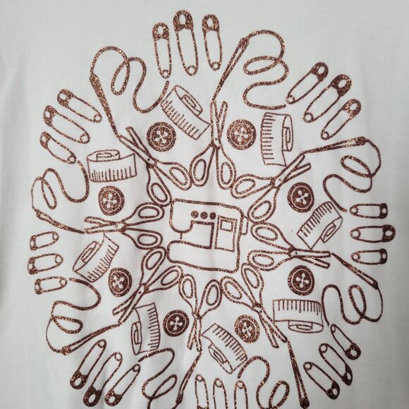 Kim Rogers Perfectly Soft Tee Shirt M Sewing crafter design print cotton top - Picture 2 of 3